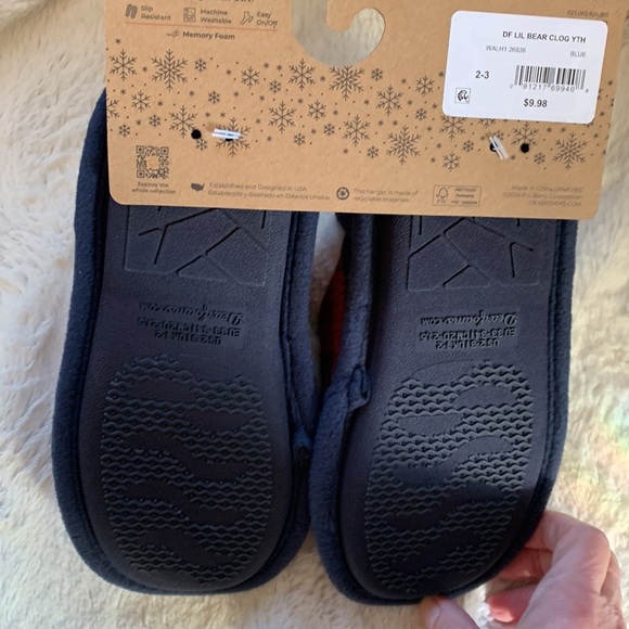 Kid’s slippers, Plaid print, NWT - Picture 3 of 3